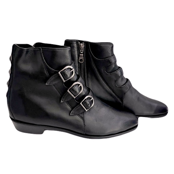 NWOB Modern Vice Black Leather Studded ‘The Jett Last’ Buckle Boots, Size 38 - Picture 1 of 11